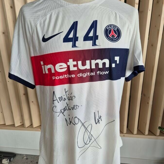 Vente caritative de maillots